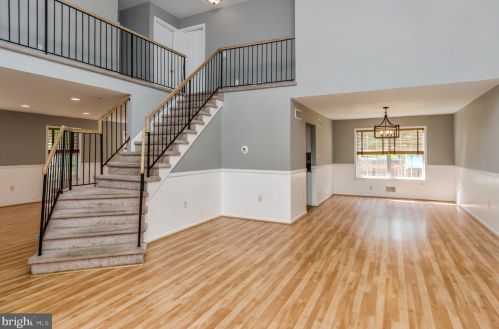 16 Vaccaro Rd, Trenton, NJ 08648-1323