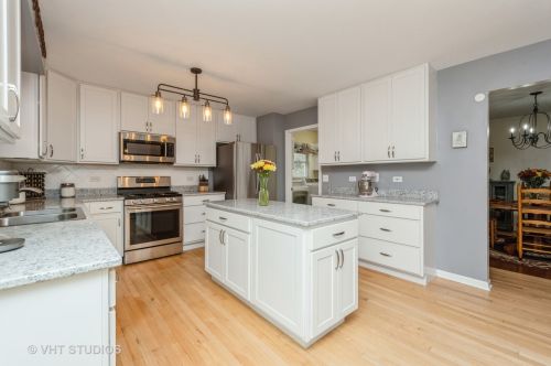 2313 Elk Dr, Spring Grove IL  60081-8782 exterior