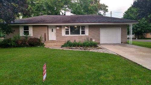 503 2nd St, Hopedale, IL 61747-9228