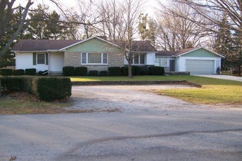 620 Wood St, Wing, IL 61741-9344