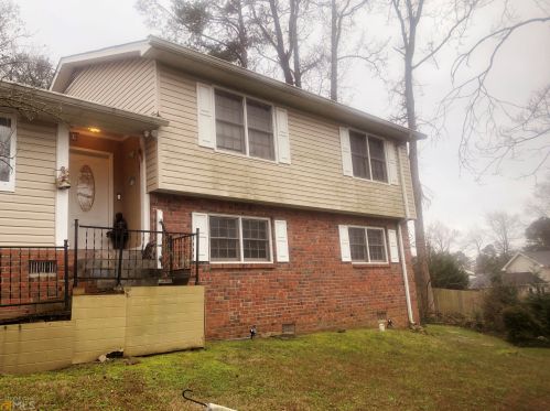 521 Fairgreen Ln, Marietta, GA 30068-4116
