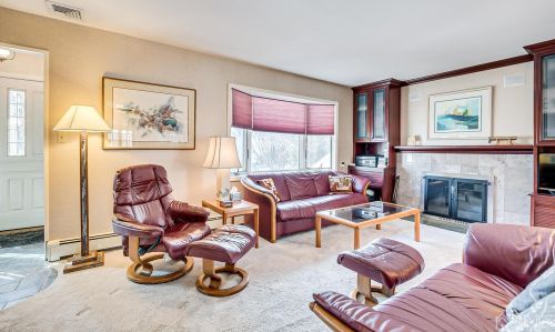 27 Hazelwood Ave, Metuchen, NJ 08840-2110