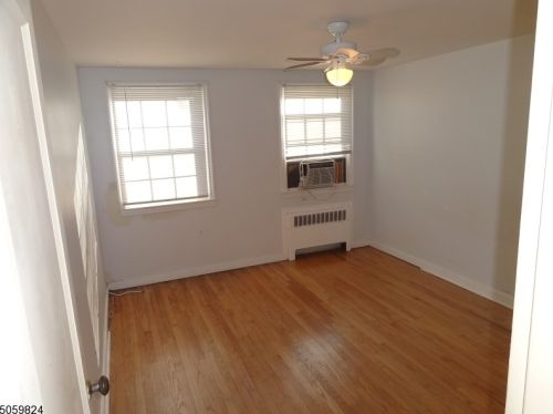 445 Morris Ave, Springfield NJ  07081-1110 exterior