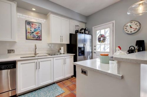6904 Dogwood Holw, Austin TX  78750-8213 exterior