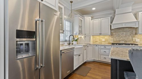 2 Barbara Ter, Middletown NJ  07748-1247 exterior