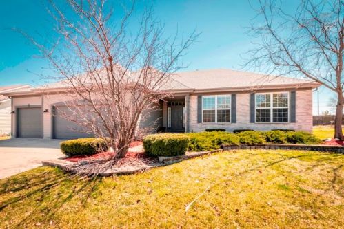 6200 Carmel Dr, Plainfield, IL 60586-8483