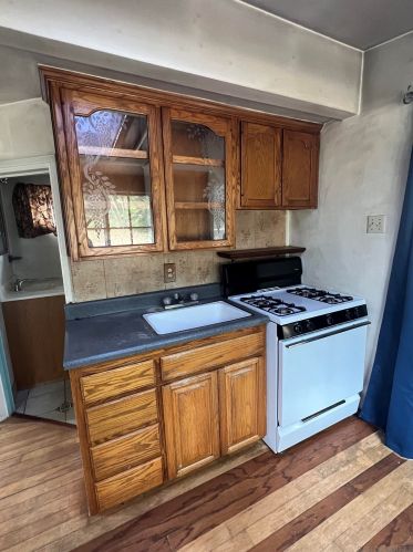 2271 Primrose Ave, Vista CA  92083-8061 exterior