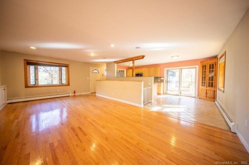 14 Merrywood Ln, East Lyme, CT 06333-1225