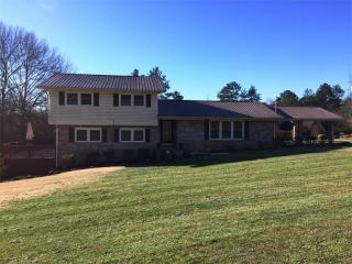 109 Ivy Ln, Calhoun, GA 30701-1751