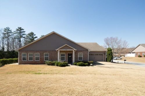 3382 Brockenhurst Dr, Buford, GA 30519-7072