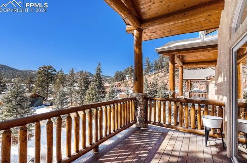 130 Elk Grove Ln, Woodland Park CO 80863-9158 exterior