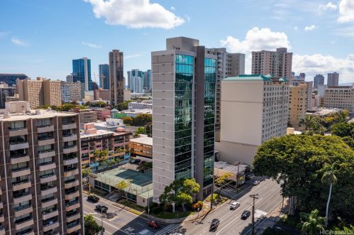 1114 Punahou St, Honolulu HI  96826-2050 exterior
