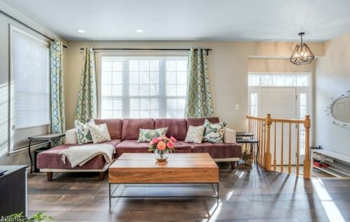 156 Arrowgate Dr, Dover, NJ 07869-5219