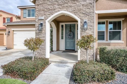 3527 Carmelita Ave, Clovis, CA 93619