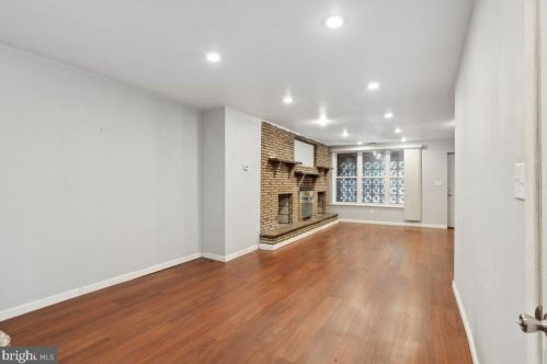 208 Manheim St, Philadelphia, PA 19144-4108