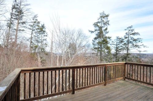 182 Julia Ct, Sandy Hook, CT 06482-1710