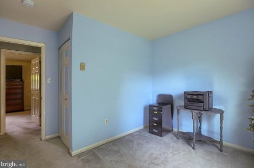 2410 Creek View Dr, Lancaster PA  17602-1450 exterior