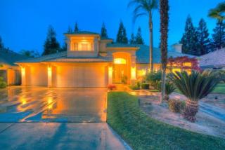 647 Blue Ridge Rd, Fresno, CA 93720-0883