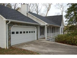 138 Hood Acres Rd, Cleveland, GA 30528-5938