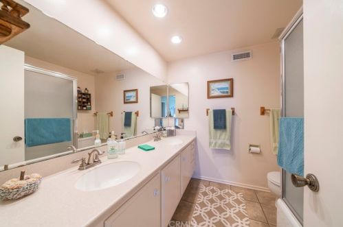 1640 Carnelian St, Anaheim CA  92802-2416 exterior