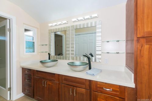 989 Kaluanui Rd, Honolulu HI  96825-1324 exterior