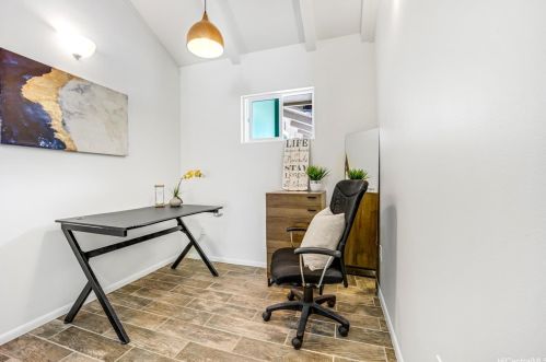 1091 Kalapaki St, Honolulu HI  96825-2710 exterior