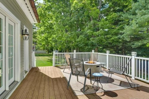 25 Historic Dr, Upper Stepney CT  06468-3207 exterior