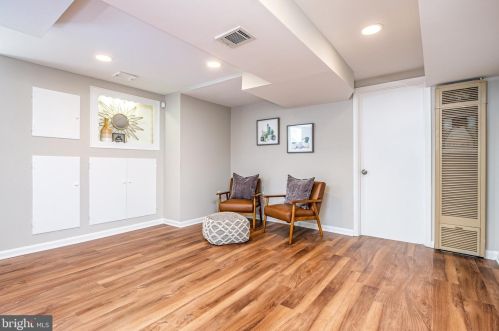 405 Pershing Dr, Silver Spring MD 20910-4341 exterior