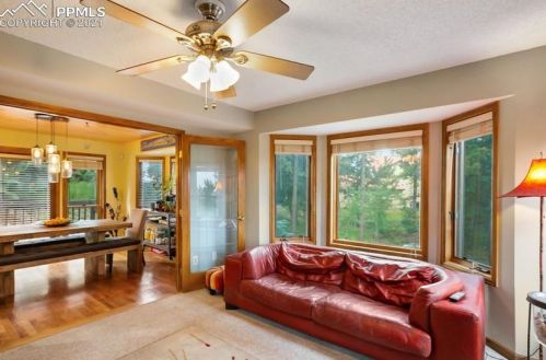 1070 Kings Crown Rd, Woodland Park CO 80863-7732 exterior