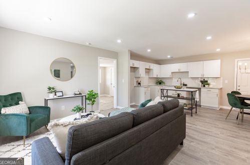 5864 Ronnie Dr, Rex GA 30273-1059 exterior