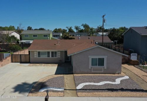 2042 Hercules Ct, Simi Valley, CA 93065-1721
