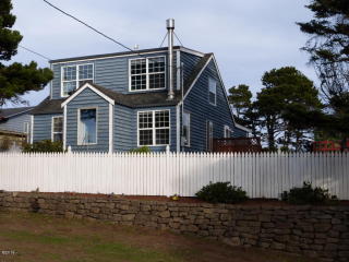 928 Cottage St, Newport, OR 97365-3337