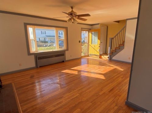17 Earle St, Milford, CT 06460-7623