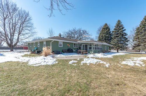 365 Conlin Ave, Sycamore IL  60178-3025 exterior