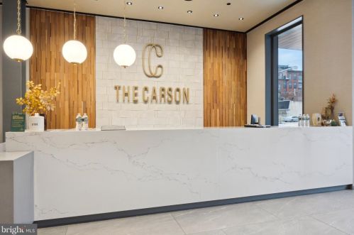 569 5th St, Philadelphia PA 19123-2826 exterior