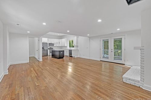 885 Main St, Upper Stepney CT  06468-2811 exterior