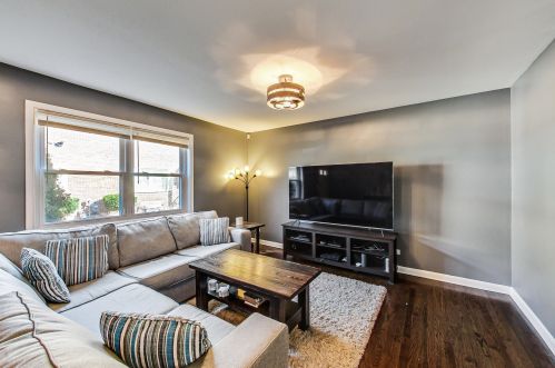 1423 Touhy Ave, Chicago, IL 60626-1991