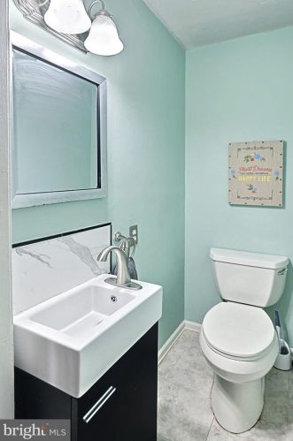 125 Edward St, Hanover PA  17331-2728 exterior