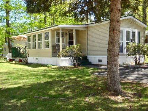 195 Sandhurst Dr, Laconia, NH 03246-1374