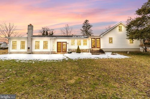 48 Calvin Unger Ln, Berkeley Springs WV 25411-5181 exterior