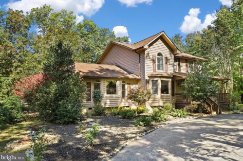 351 Lakewood Dr, Mineral, VA 23117-4839