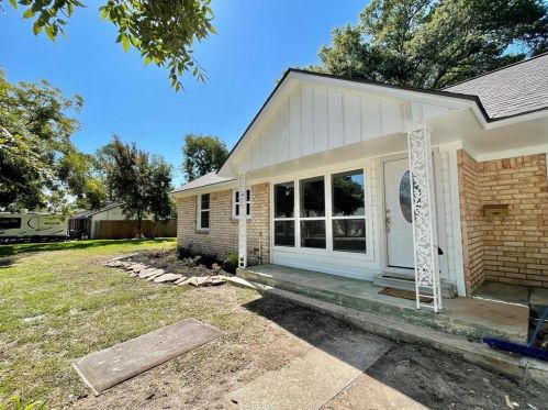 204 Farrer St, Angleton TX  77515-5022 exterior