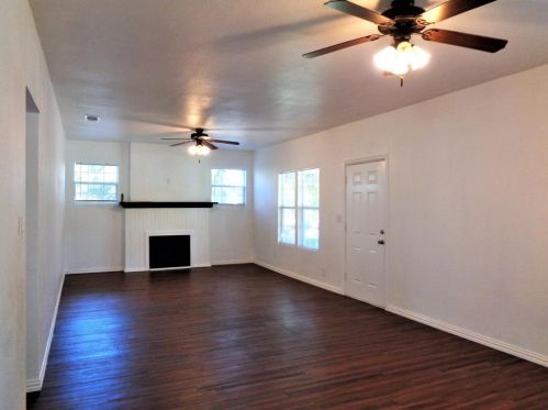 3605 Travis Ave, Fort Worth TX  76110-5230 exterior