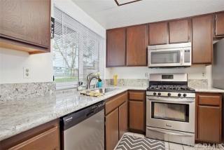 930 La Paz Rd, Placentia, CA 92870-4228
