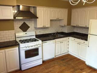 7441 Ashland Blvd, Chicago, IL 60626-1916