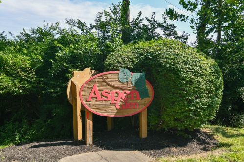 556 Aspen Glen Dr, Cincinnati OH  45244-1896 exterior