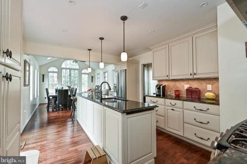 5706 Wigfield Way, Springfield, VA 22015-2038