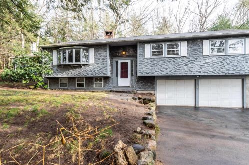 30 Dream Lake Dr, Amherst, NH 03031-1806