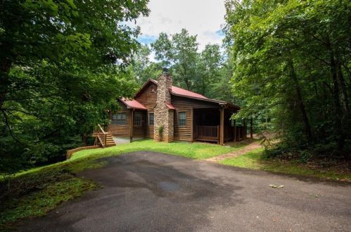 196 Woods Dr, Dahlonega, GA 30533-4699