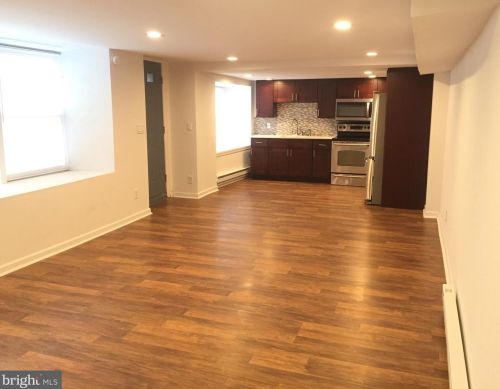 4960 9th St, Philadelphia PA 19141-3926 exterior